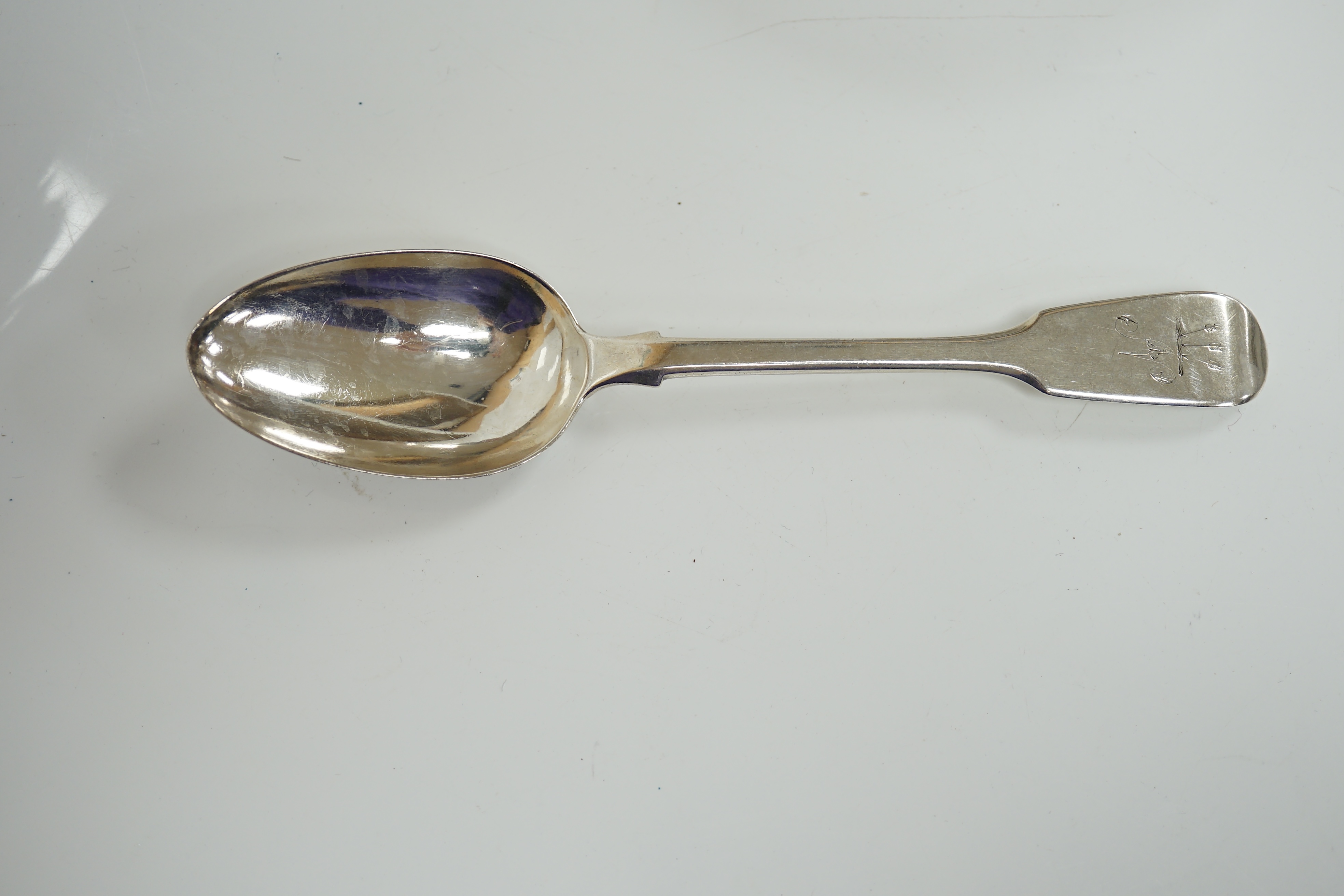 A part canteen of George V silver Hanovarian rat-tail flatware by Francis Stebbings, London, 1915, comprising twenty nine items, together with a small quantity of assorted 19th century and later silver flatware, various